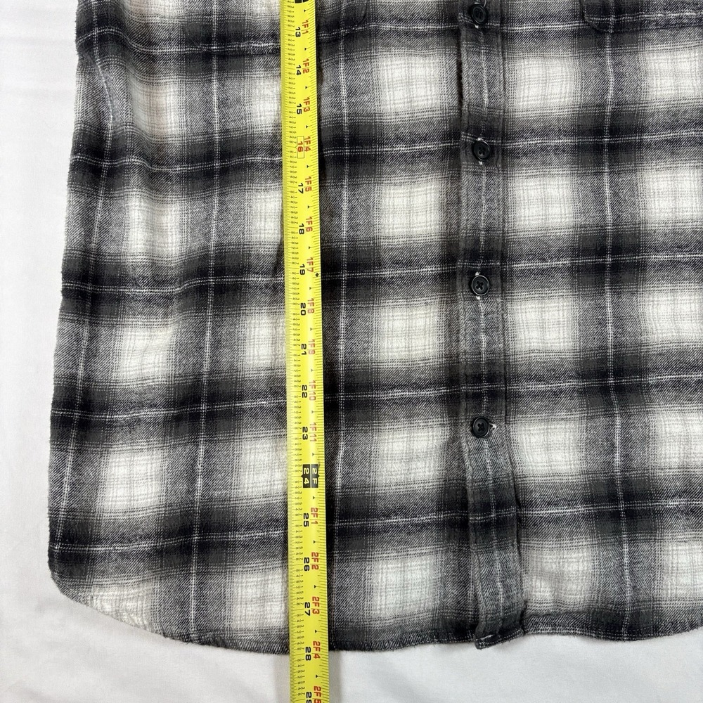 Lucky Brand Flannel Shirt Classic Fit Men's L Gray Plaid Button Up‎ Workwear - Picture 8 of 10